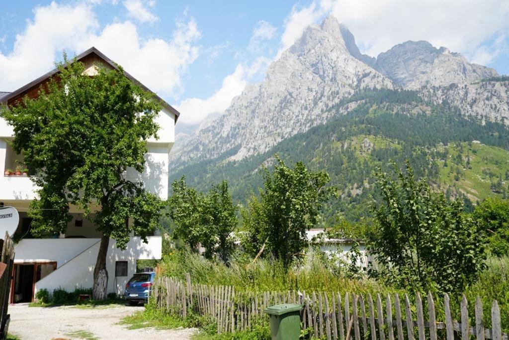 Guesthouse Skender Selimaj Valbone Exterior photo
