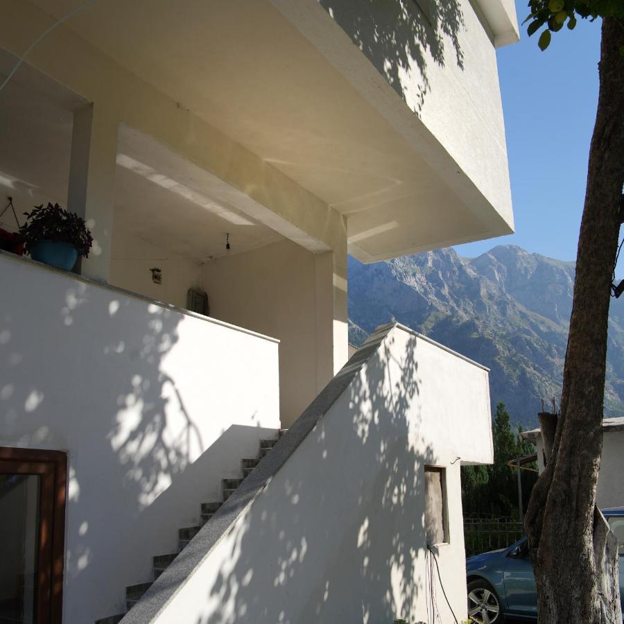 Guesthouse Skender Selimaj Valbone Exterior photo